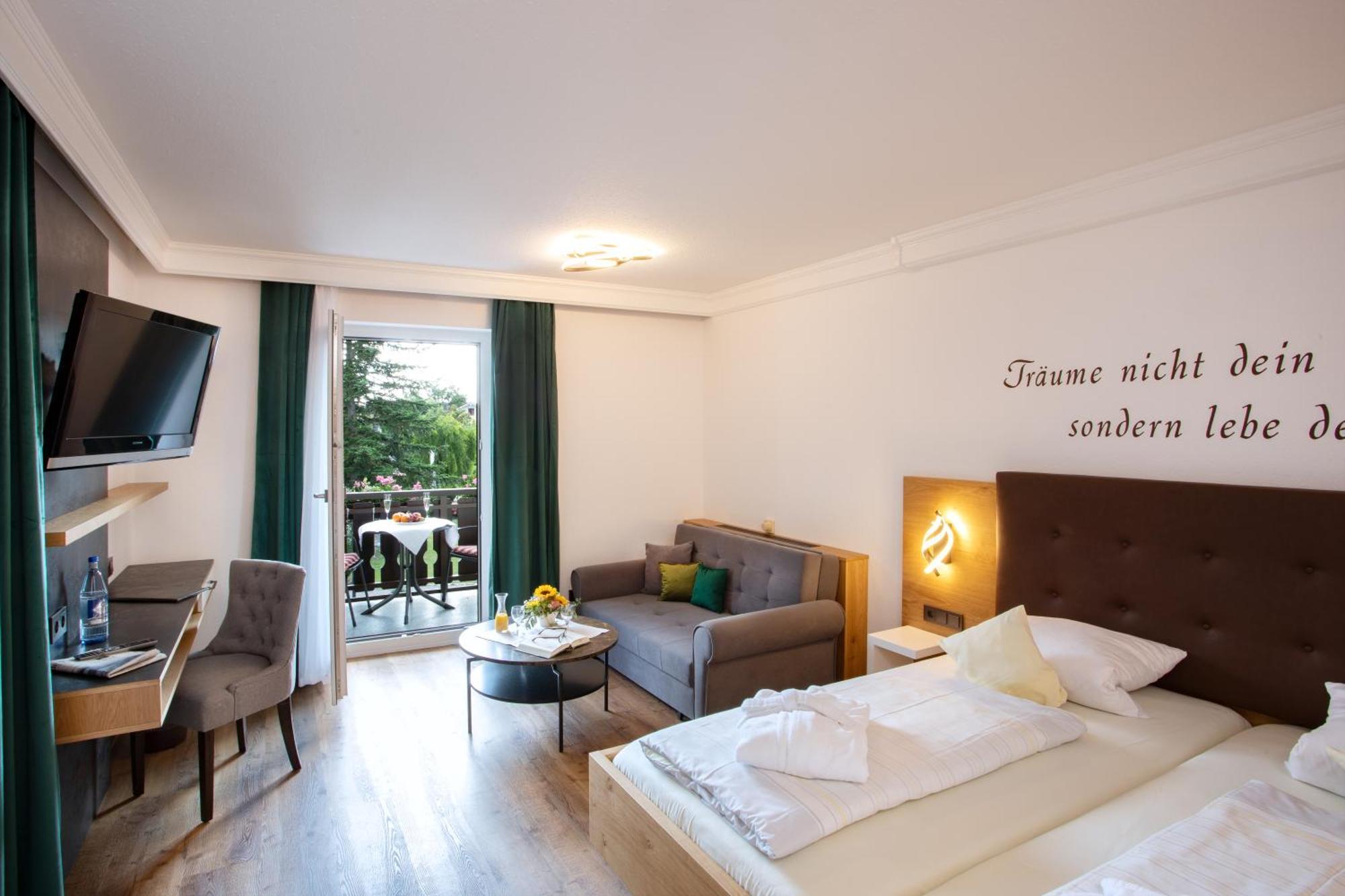 Graefliches Hotel Alte Post Бад Бирнбах Екстериор снимка