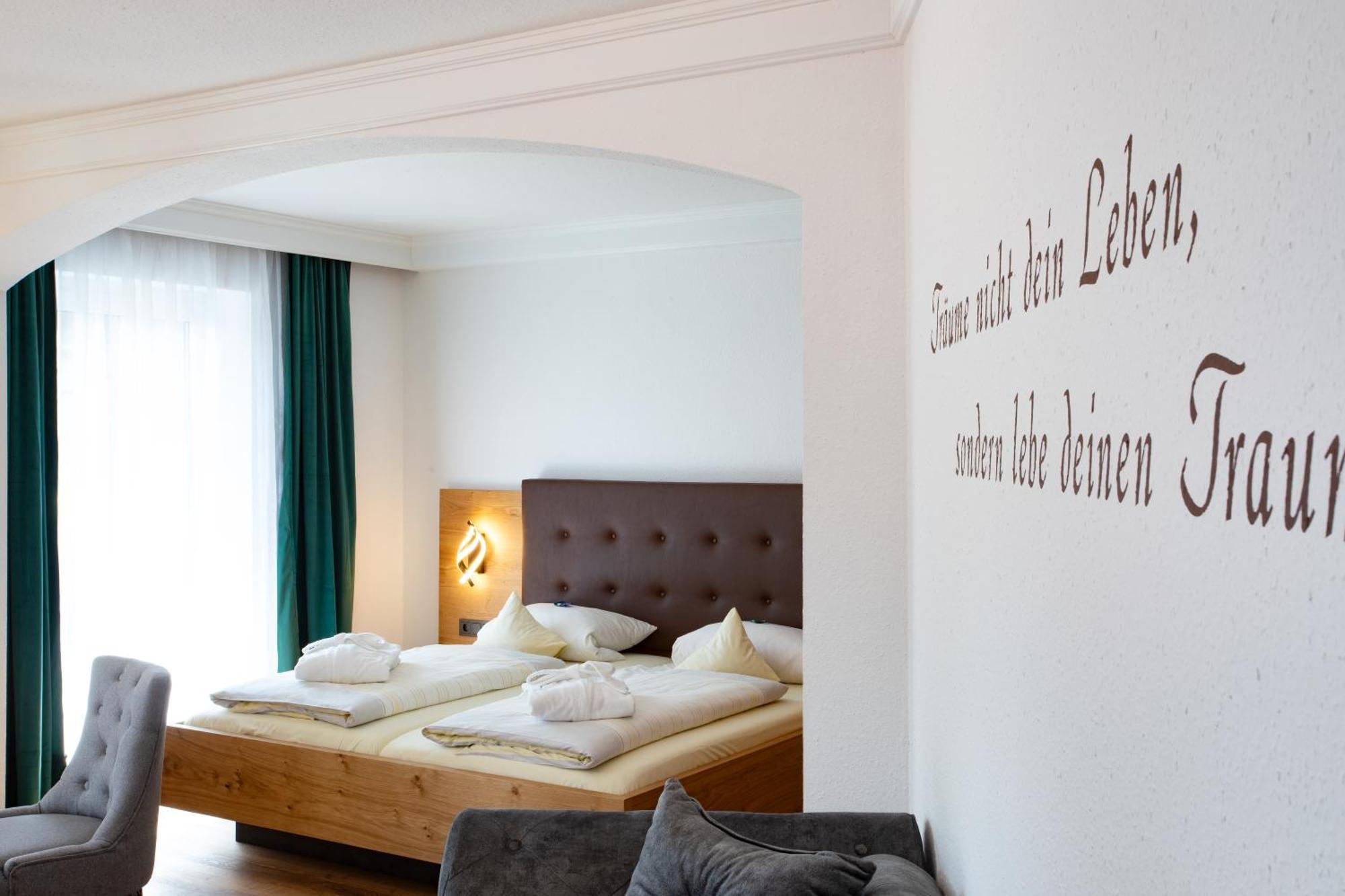 Graefliches Hotel Alte Post Бад Бирнбах Екстериор снимка