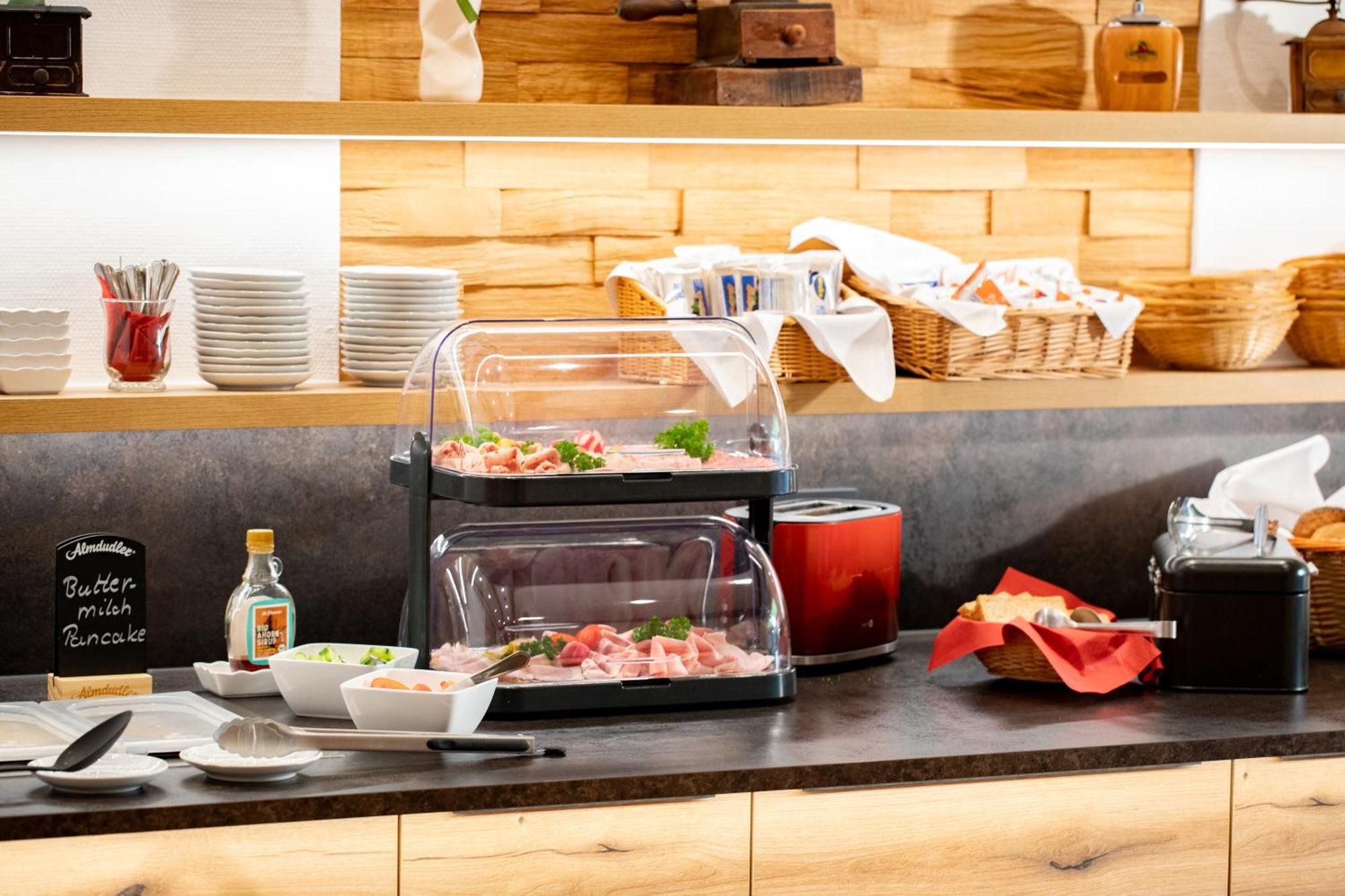 Graefliches Hotel Alte Post Бад Бирнбах Екстериор снимка