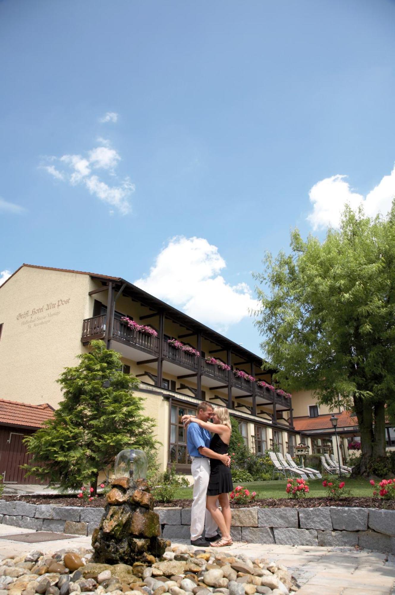 Graefliches Hotel Alte Post Бад Бирнбах Екстериор снимка