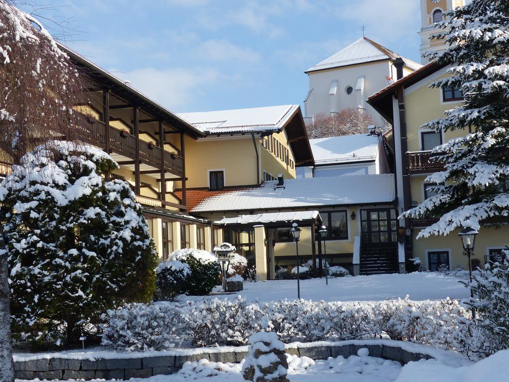 Graefliches Hotel Alte Post Бад Бирнбах Екстериор снимка
