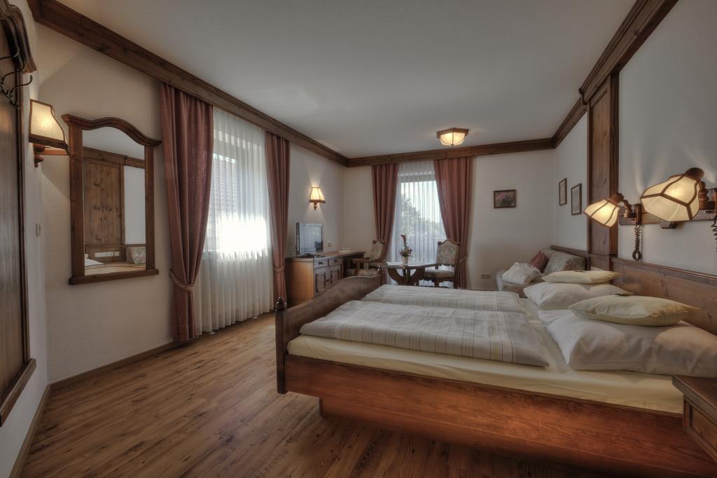 Graefliches Hotel Alte Post Бад Бирнбах Екстериор снимка